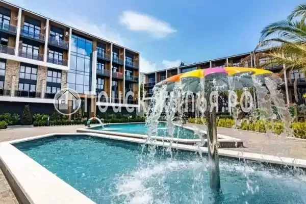 Апартаменты «С бассейном и балконом»