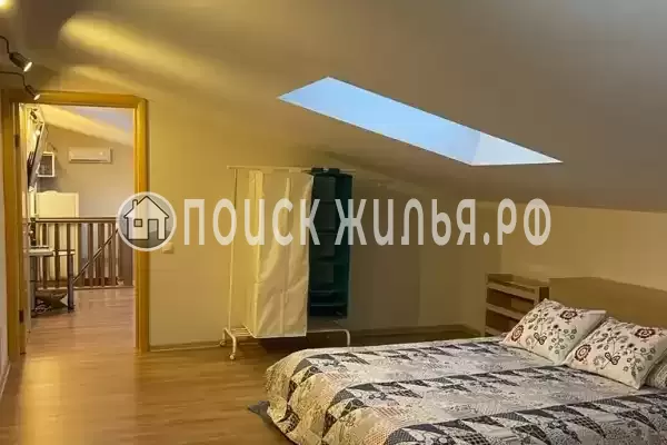 Частный сектор «Мансардный этаж в центре» Частный сектор «Мансардный этаж в центре»