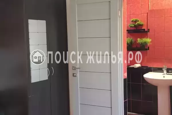 «На Толстого»