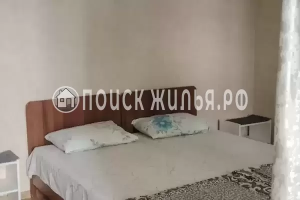 «На Толстого»