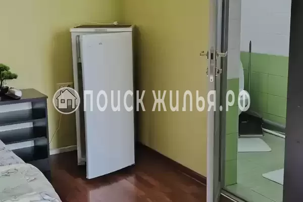 «На Толстого»