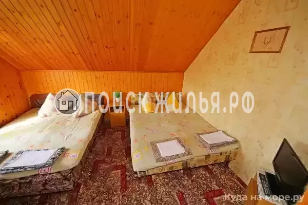 «Зеленый дворик на Черноморской»