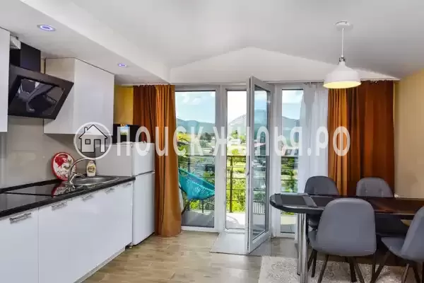 «На Ароматной»