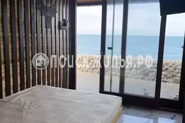 «У Черного моря»