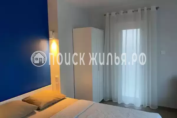 «Под соснами»