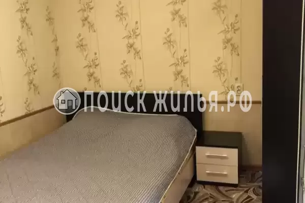 «Под соснами»