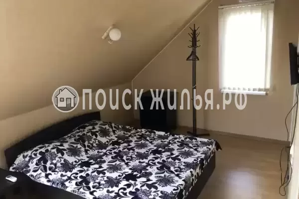 «Под соснами»