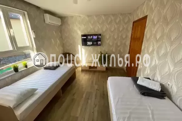 «На Изумруде»