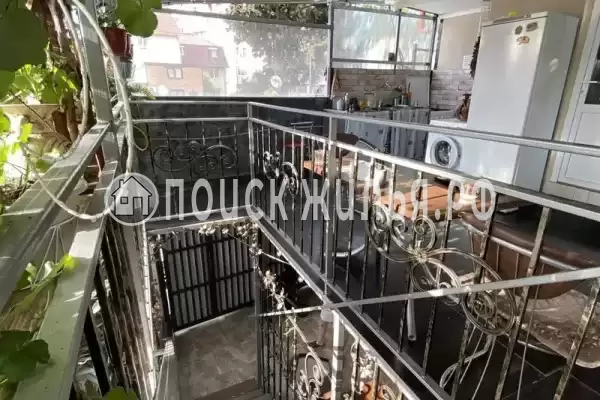 «На Изумруде»