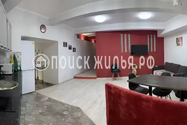 Апартаменты «2-х комнатные апартаменты в центре Ялты»