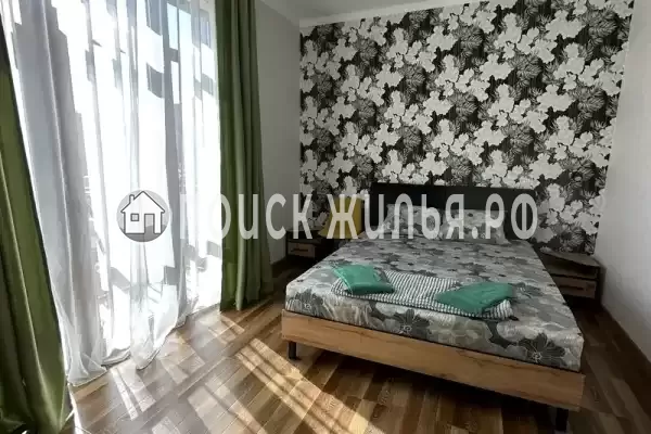 Апартаменты «Трехкомнатные апартаменты на Изумрудной»