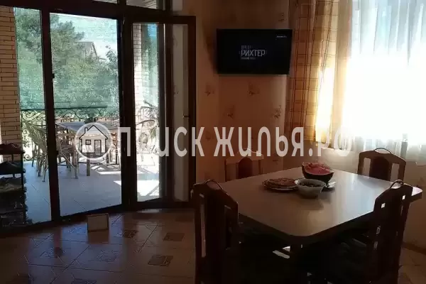 Частный сектор «Дом на Самариной, до 10+3 человек»