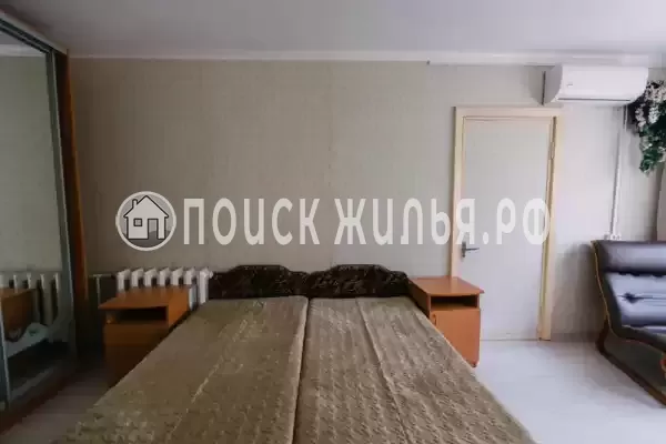 Квартира «Х комнатная квартира на ул. Роз»