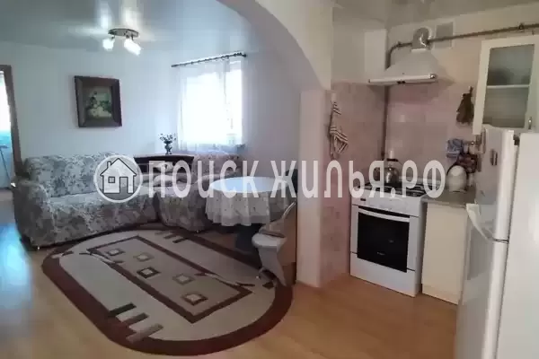 Частный сектор «Трёхкомнатная уютная кв-ра, район Зимнего театра»