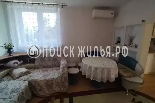 Частный сектор «Трёхкомнатная уютная кв-ра, район Зимнего театра»