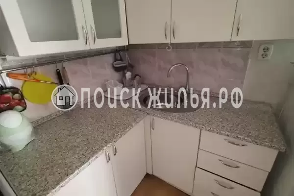 Частный сектор «Трёхкомнатная уютная кв-ра, район Зимнего театра»