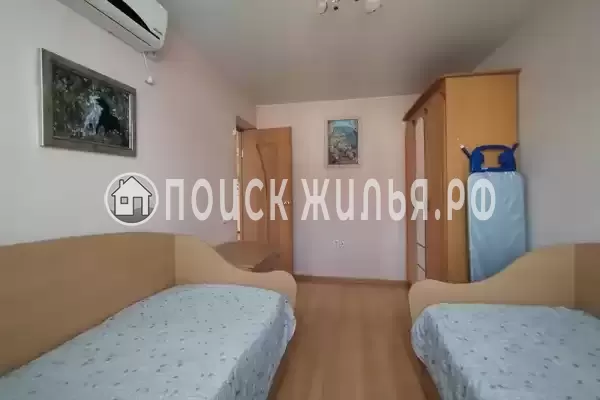 Частный сектор «Трёхкомнатная уютная кв-ра, район Зимнего театра»