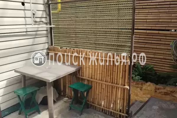 Частный сектор «Трёхкомнатная уютная кв-ра, район Зимнего театра»