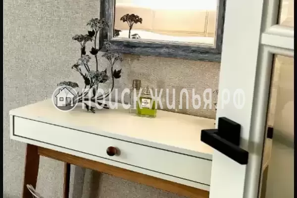 Квартира «Двухкомнатная квартира с дизайнерским ремонтом»