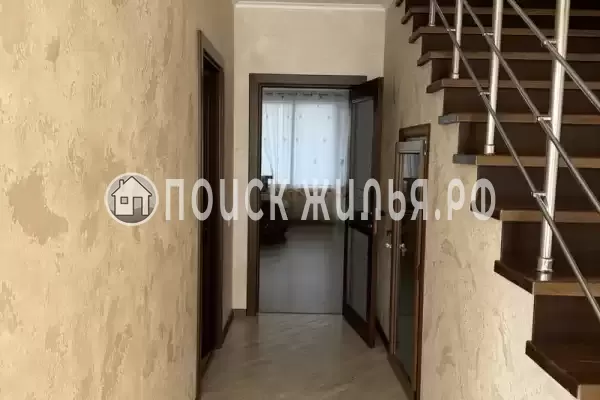 Частный сектор «Уютный коттедж с бассейном»