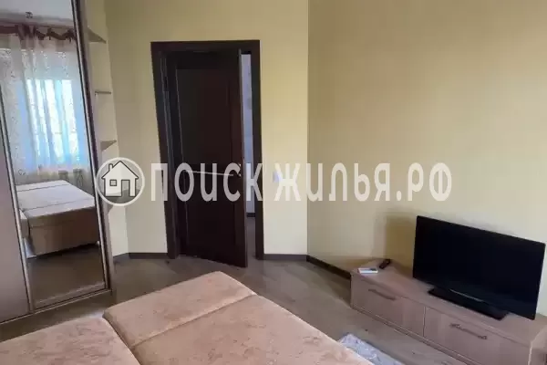 Частный сектор «Уютный коттедж с бассейном»