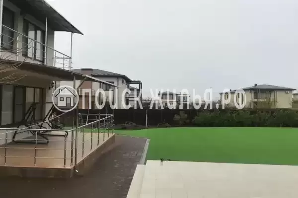 Частный сектор «Уютный коттедж с бассейном»