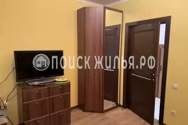 Частный сектор «Уютный коттедж с бассейном»