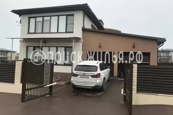 Частный сектор «Уютный коттедж с бассейном»