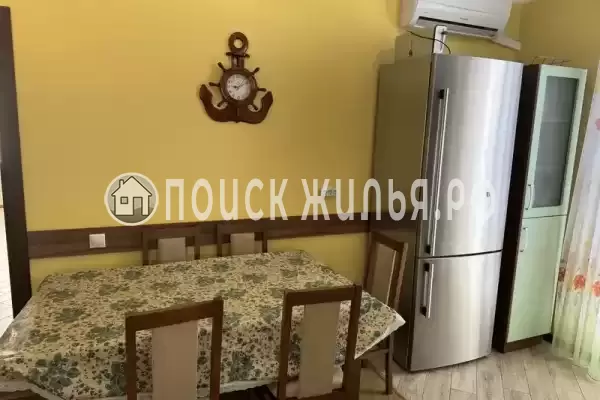 Частный сектор «Уютный коттедж с бассейном»