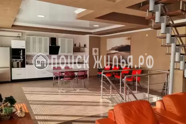 Частный сектор «Таунхаус с панорамной крышей»