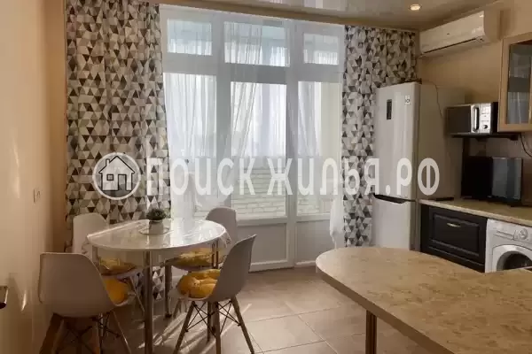 Квартира «Х комнатная квартира на Кириченко»