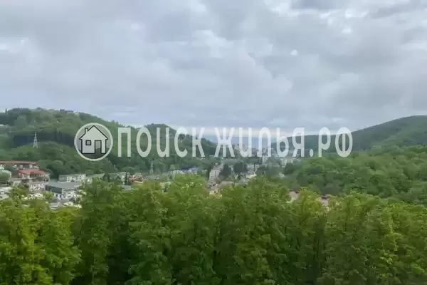 Квартира «Х комнатная квартира на Кириченко»