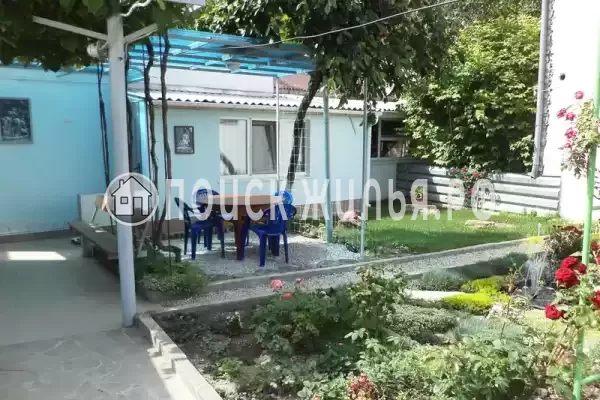 Частный сектор «Уютный 2-х комнатный дом у моря и набережной»