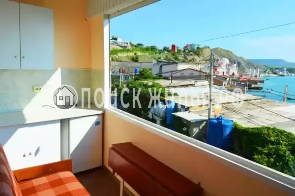 «На набережной» «На набережной»