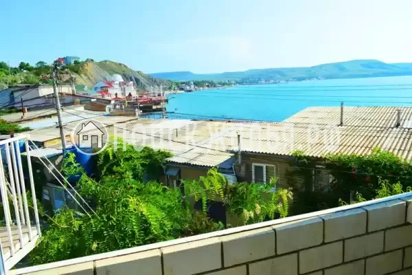 «На набережной» «На набережной»