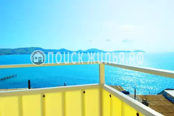 «На набережной» «На набережной»